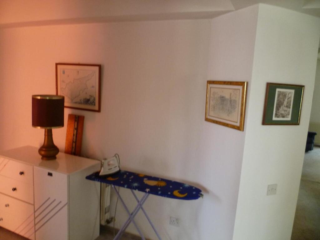 Homestay room with en suite private bathroom