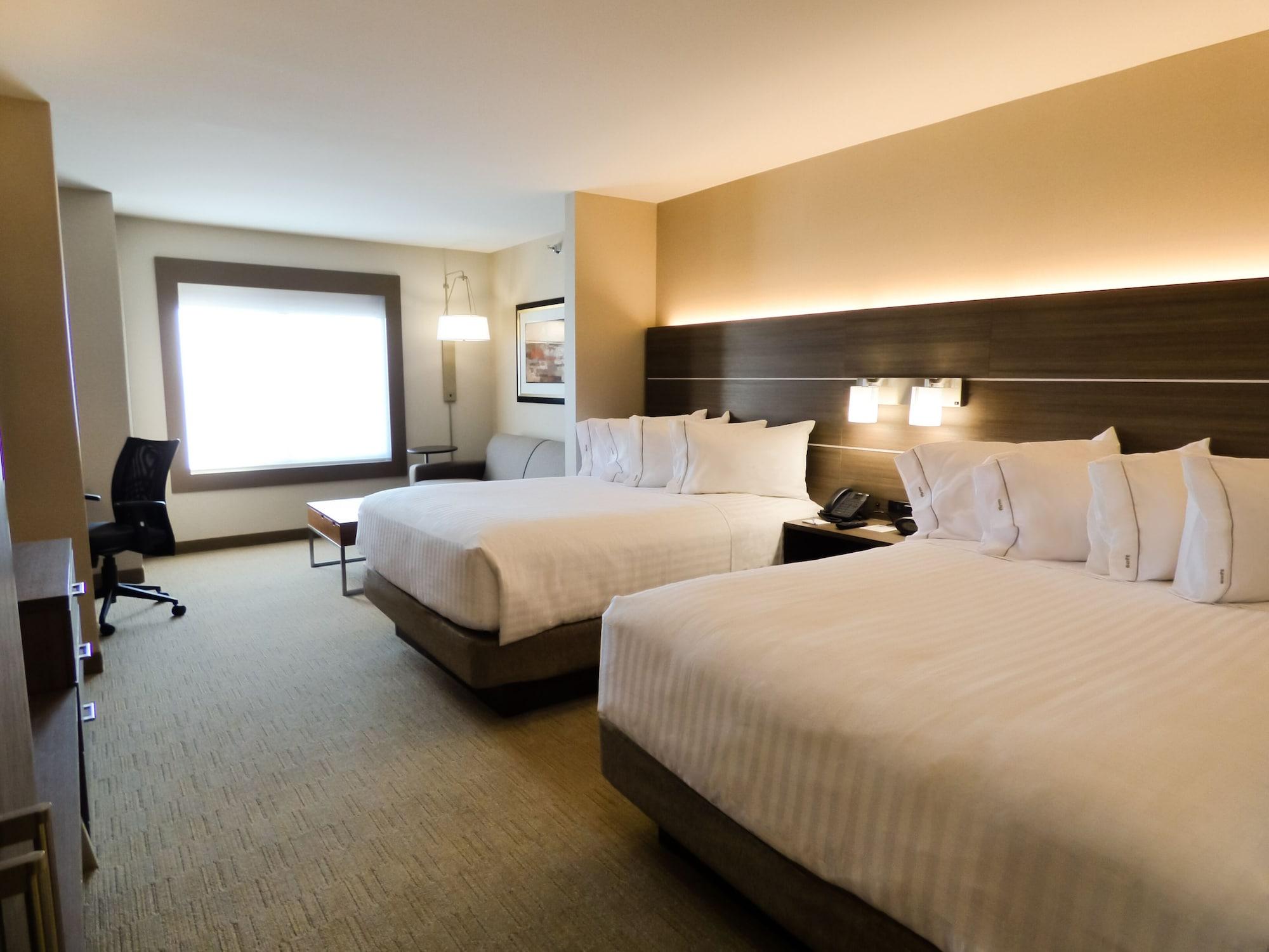 Holiday Inn Express & Suites Plymouth Ann Arbor Area by IHG - photo 12