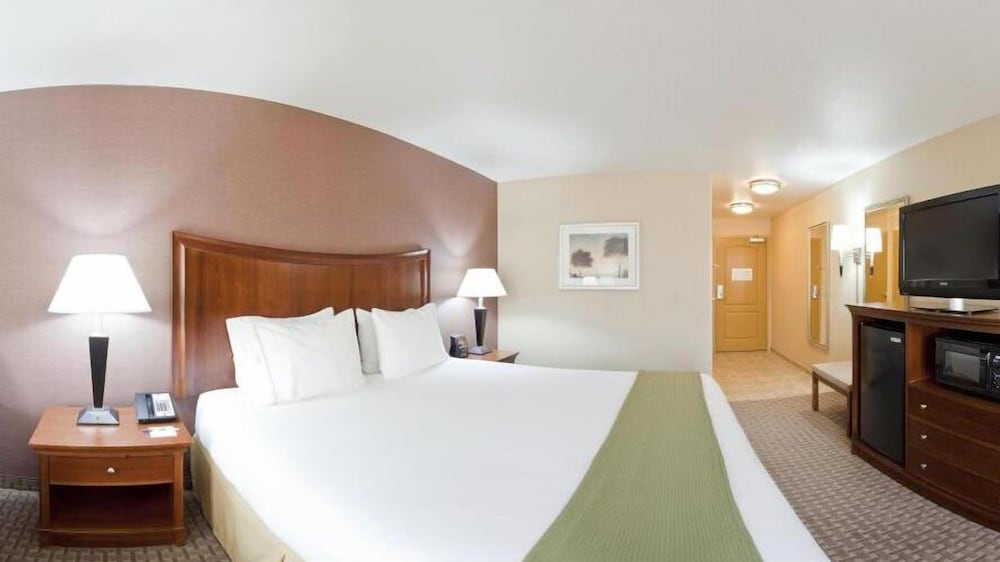 Holiday Inn Express & Suites Willows by IHG - photo 8
