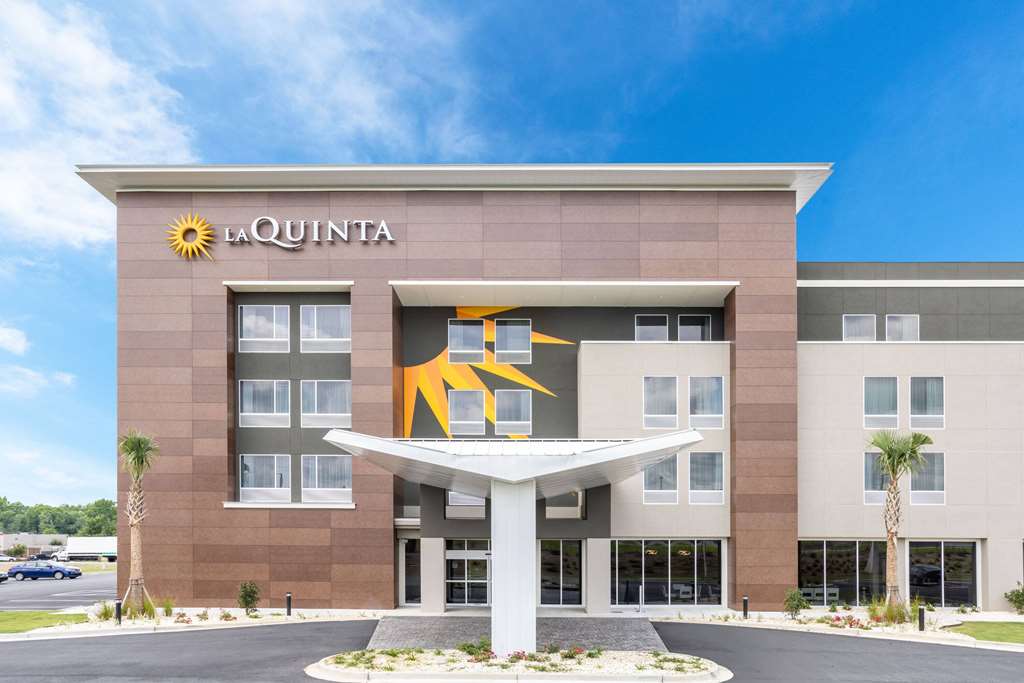 La Quinta Inn & Suites by Wyndham Valdosta - photo 3
