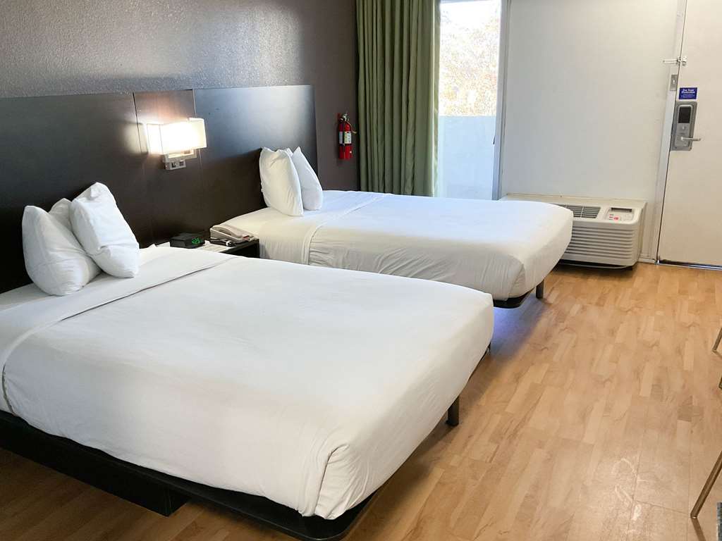 Motel 6 Columbus GA Downtown - photo 4