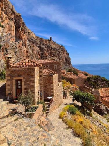 MonoLithos Inn - carbon neutral hotel in Unknown City