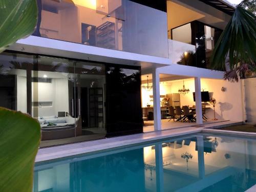 Villa Denira — 4-Star Luxury Hotel in Nusa Dua, Indonesia