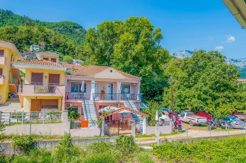 Alekos Studios - carbon neutral hotel in Unknown City