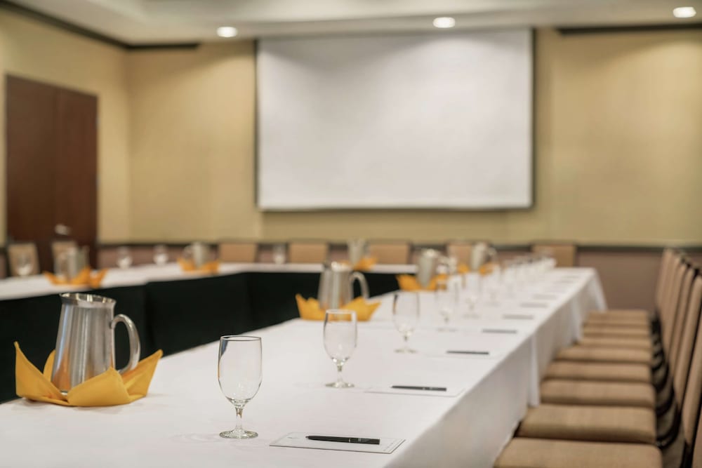 Embassy Suites by Hilton Salt Lake West Valley City - photo 15