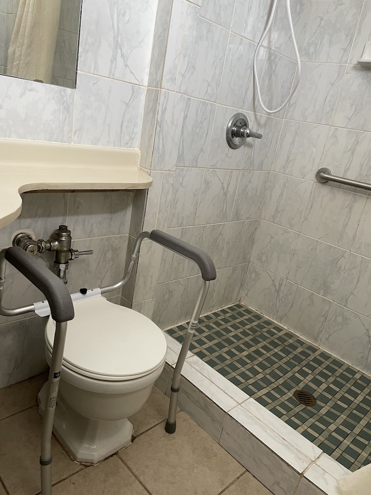 American Motor Inn - photo 30