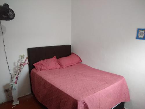 Quarto e cozinha com garagem em Mongaguá in Mongagua, Brasil