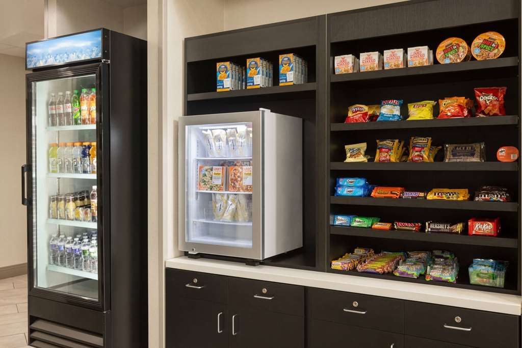 La Quinta Inn & Suites by Wyndham Lake George - photo 39