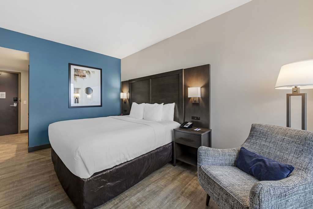 Comfort Inn & Suites Miami International Airport - photo 9