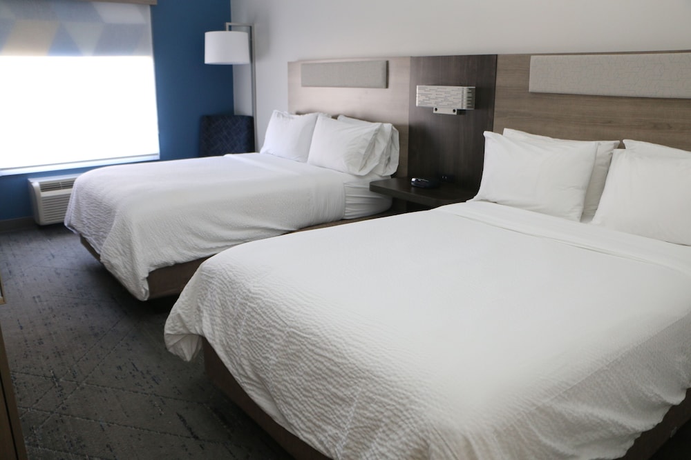 Holiday Inn Express & Suites Albermarle by IHG - photo 2