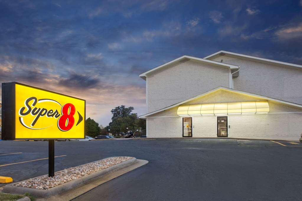 Super 8 by Wyndham Columbus Airport - featured photo