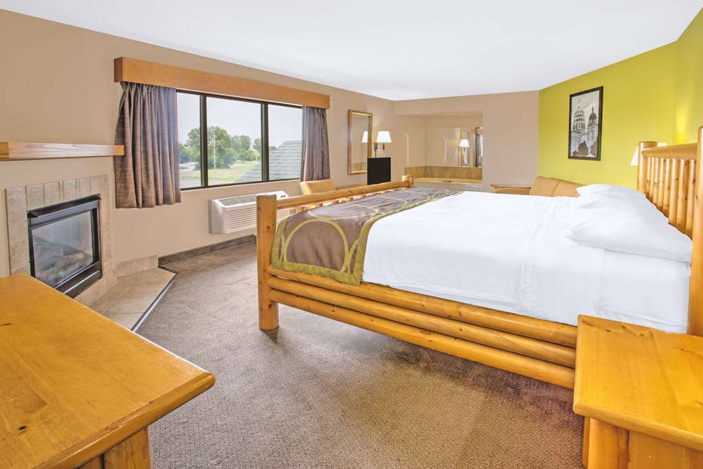 Super 8 by Wyndham Davenport - photo 5