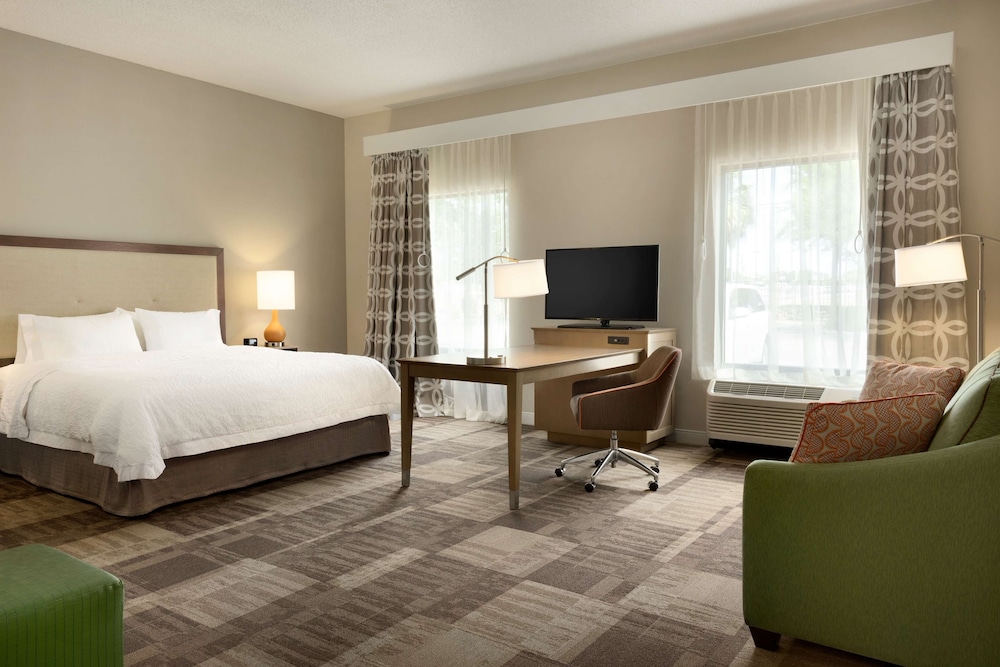 Hampton Inn & Suites Largo - photo 11