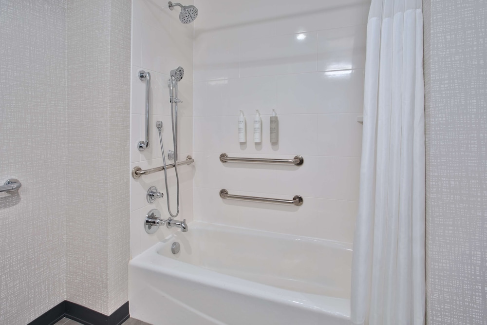 Hampton Inn by Hilton Paris - photo 17