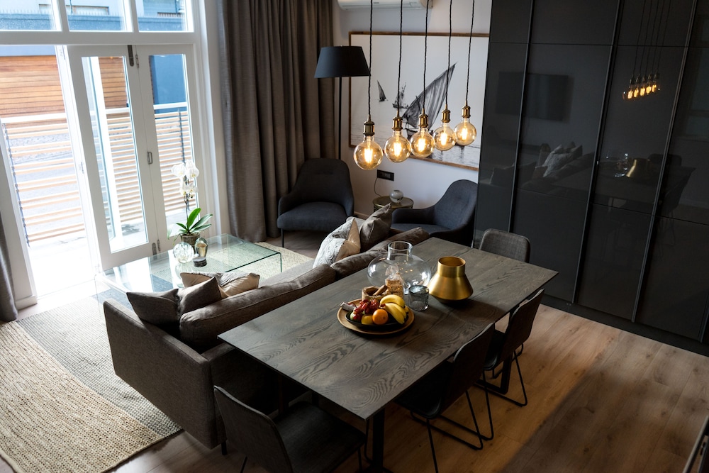 Kayleeway Apartments — 4-Star Luxury Hotel in Cape Town, South Africa