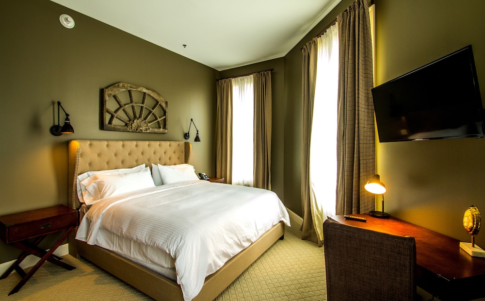 The Meadows Hotel - photo 13