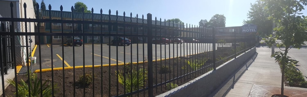 Executive Motel - photo 14