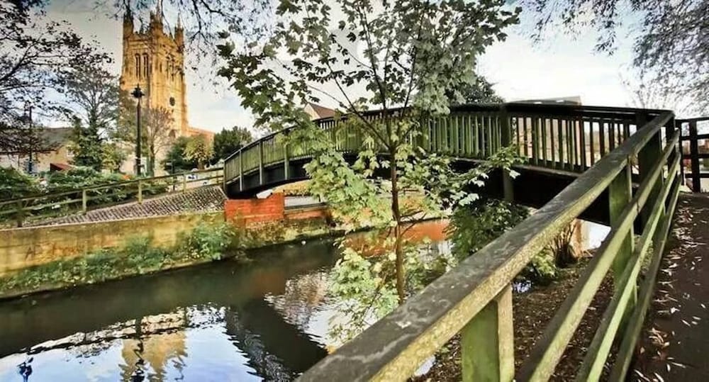River House 2BR 1 bathroom downstairs toilet Parking St Neots Town Centre — 4-Star Luxury Hotel in Saint Neots, United Kingdom