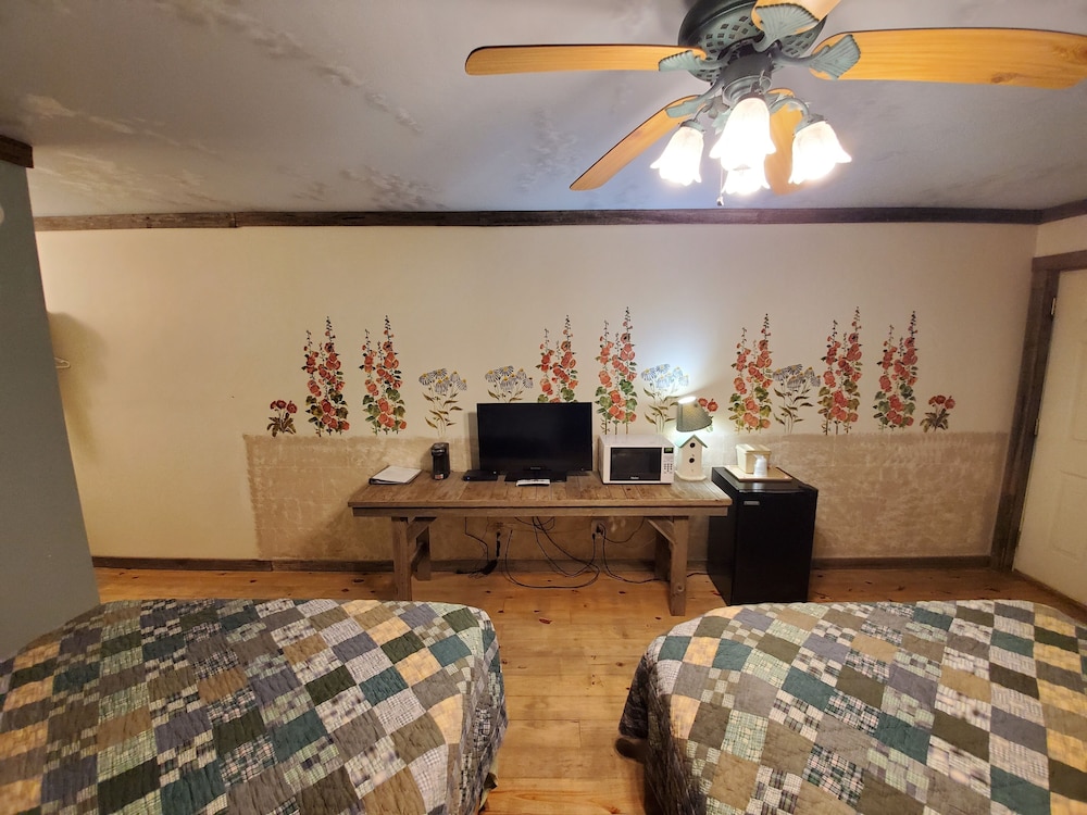 Jamesport Inn - photo 33