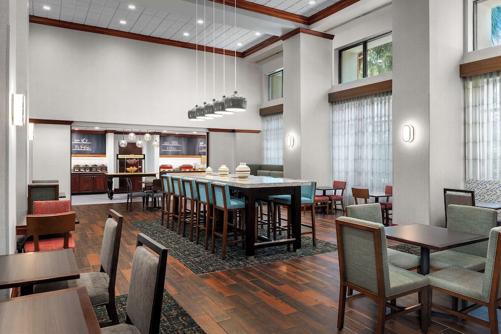 Hampton Inn & Suites Lake Mary At Colonial Townpark - photo 23