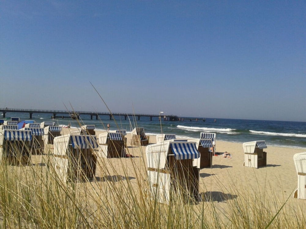 in the holiday home Sudstrand — 4-Star Luxury Hotel in Ostseebad Goehren, Germany