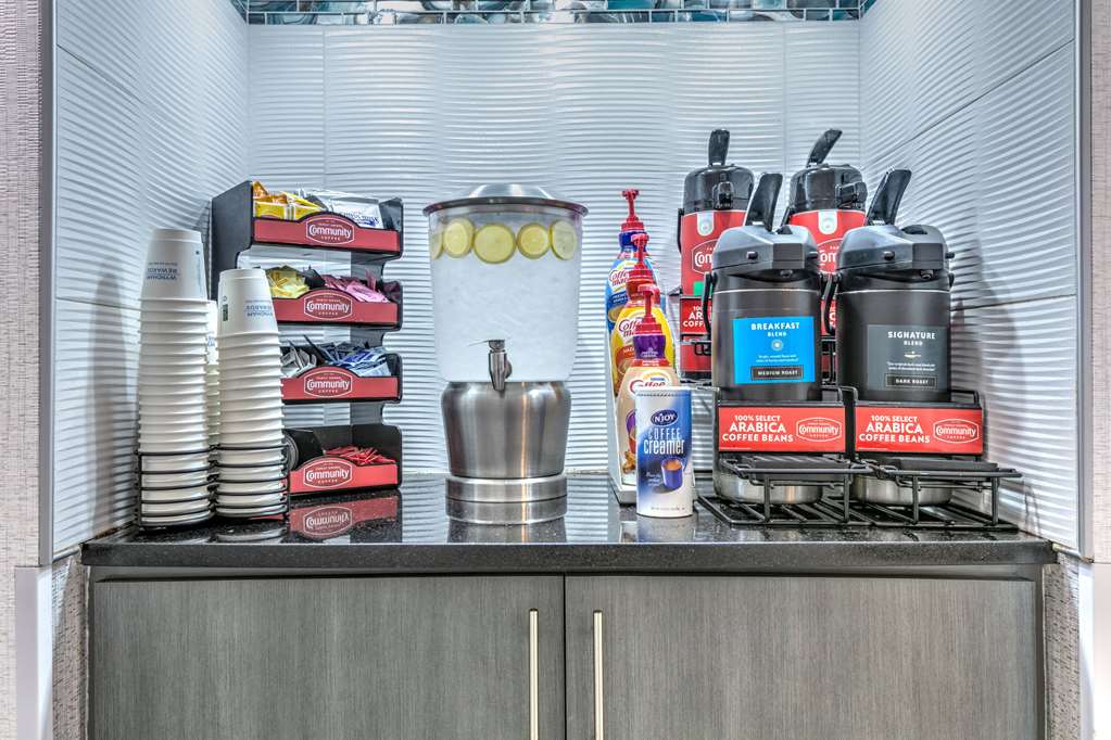 La Quinta Inn & Suites by Wyndham Weatherford - photo 16