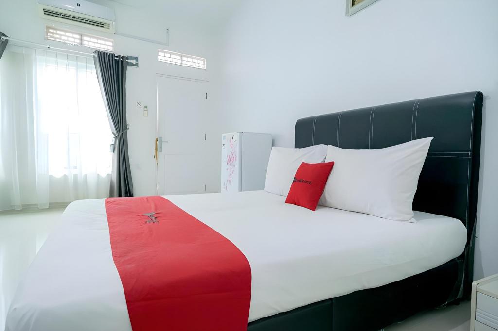 Reddoorz Syariah Near Rs Awal Bros Batam — Batam