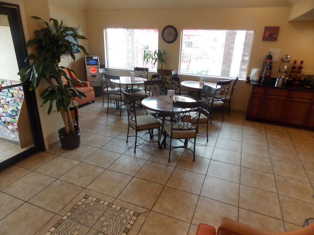 Travelodge San Antonio Downtown - photo 35