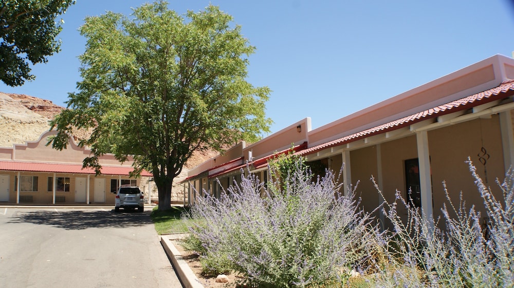 Adventure Inn & Motel - photo 39