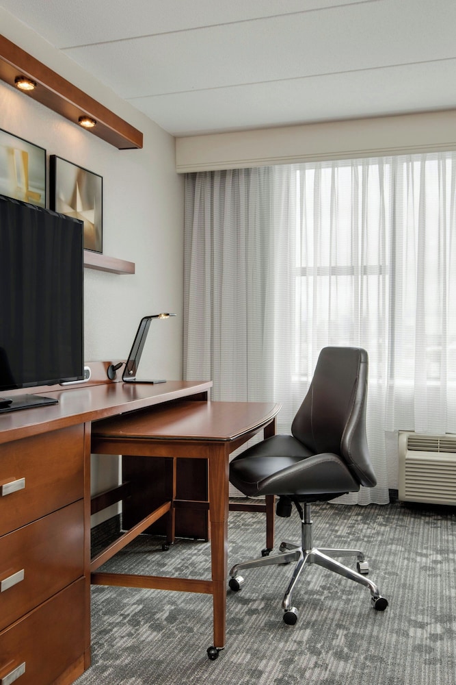 Courtyard by Marriott Boston Logan Airport - photo 19