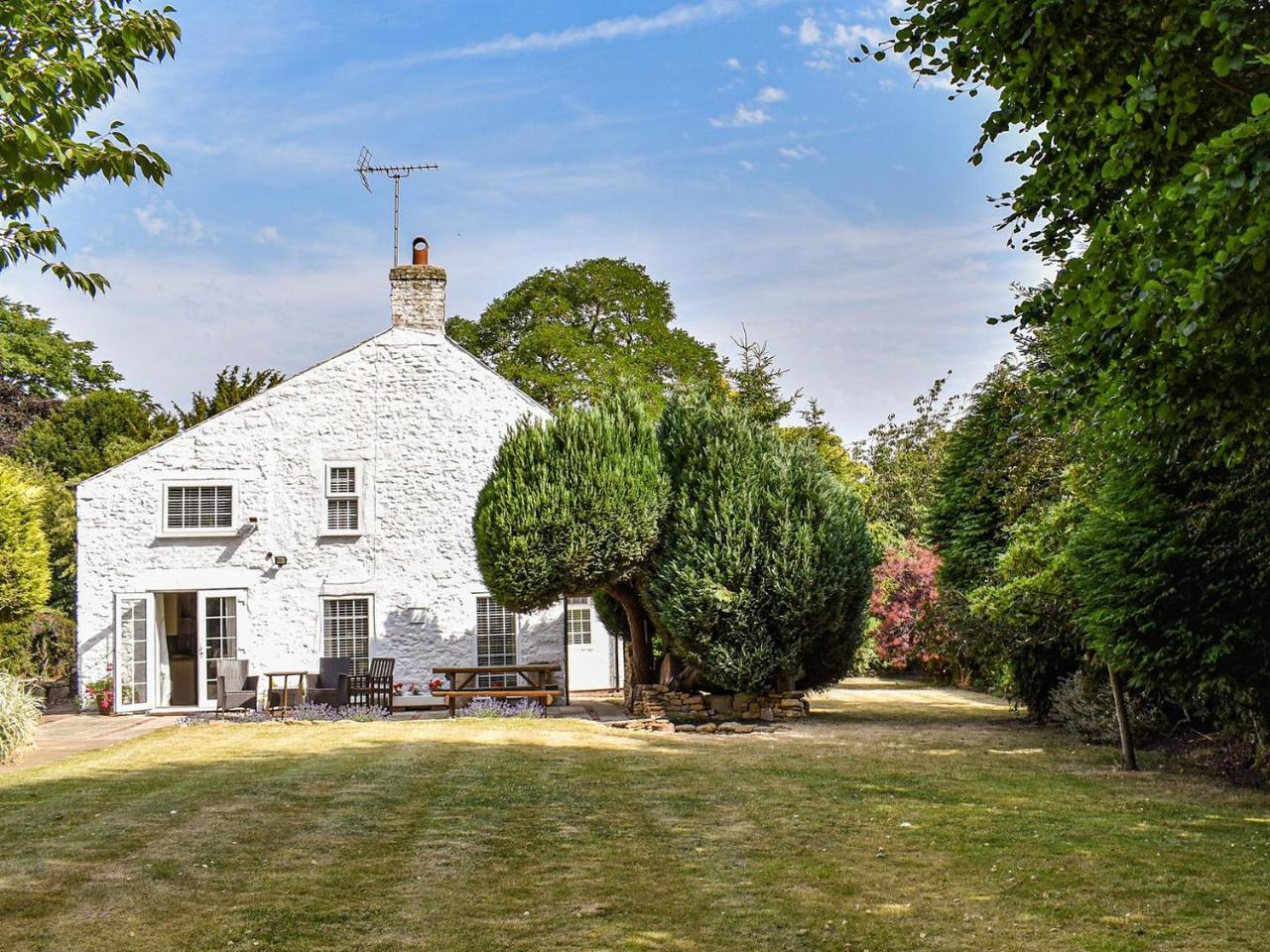 Bathurst Cottage — 4-Star Luxury Hotel in Chesterfield, United Kingdom