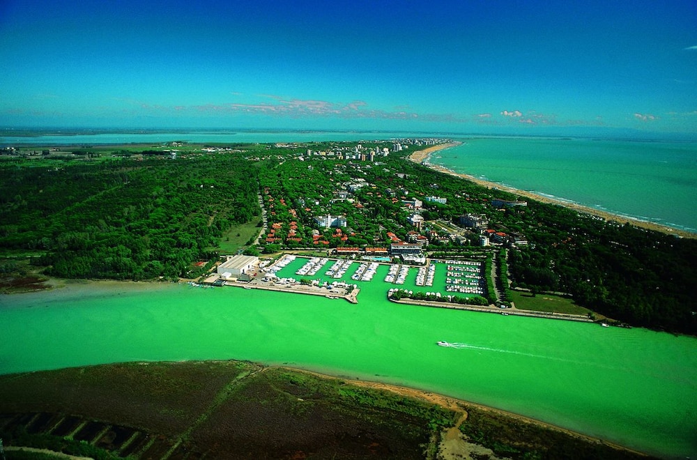 Lignano Pineta nice flat — 4-Star Luxury Hotel in Lignano Sabbiadoro, Italy