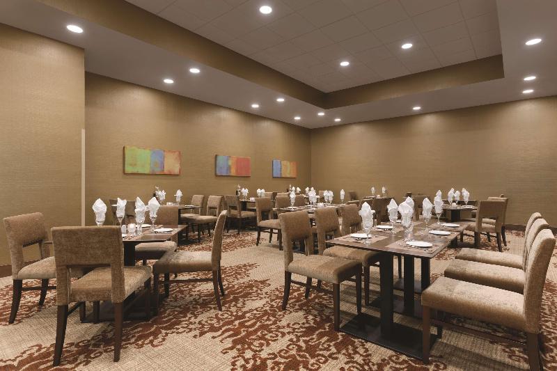 Embassy Suites by Hilton Akron Canton Airport - photo 115