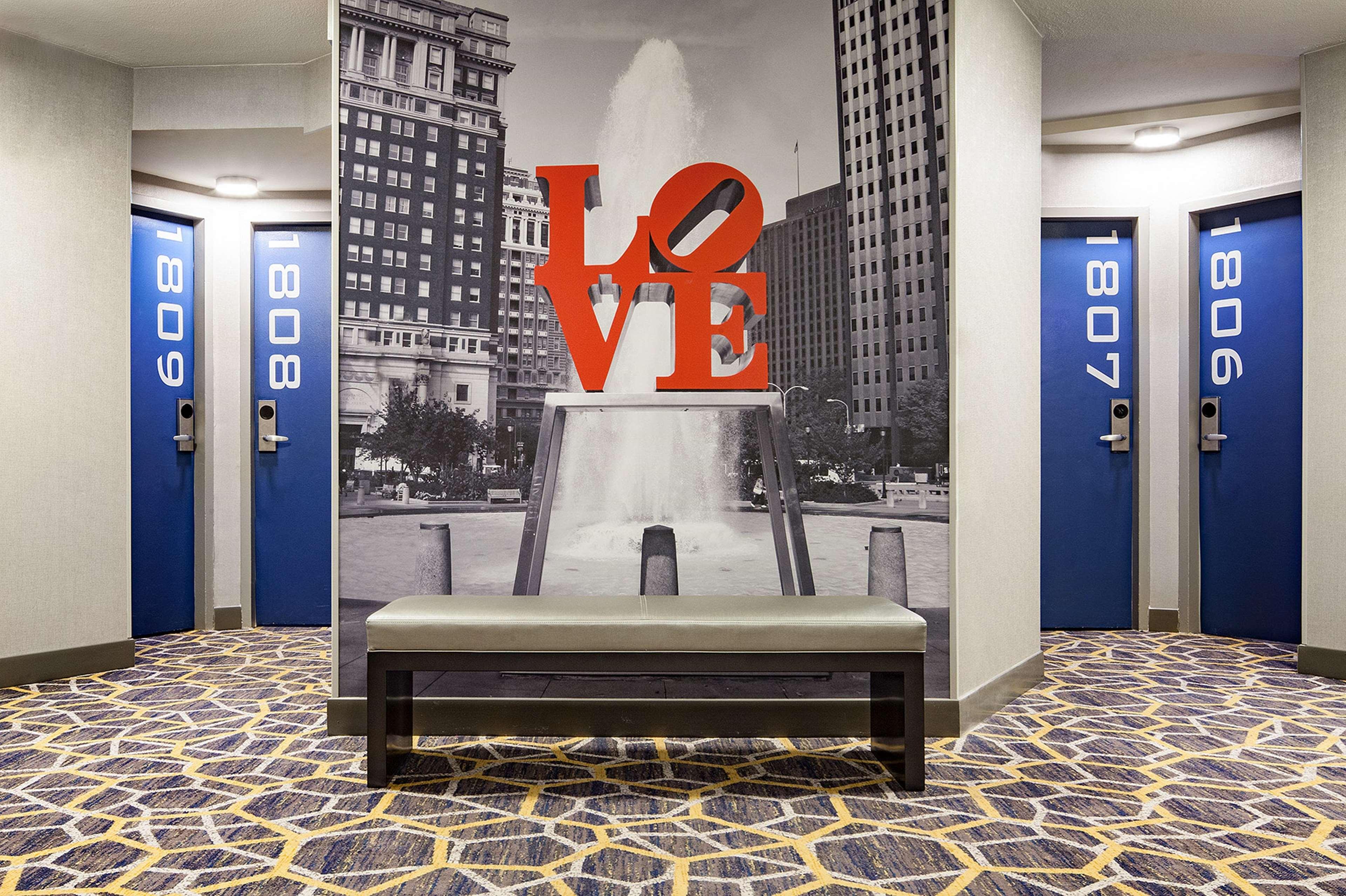 Embassy Suites Philadelphia Center City - photo 4