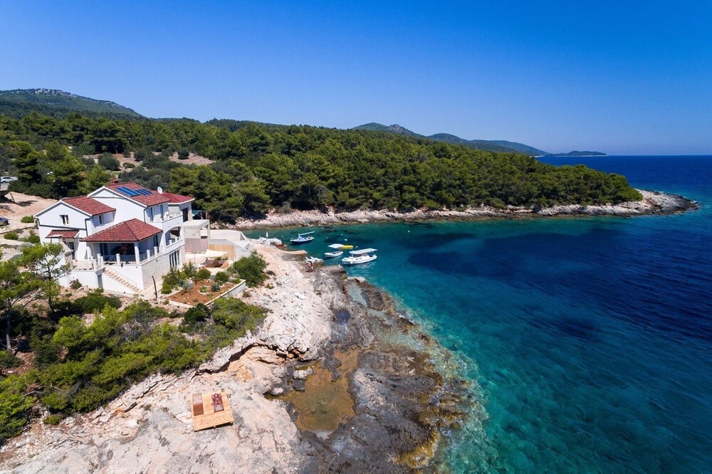 Villa Putto — 4-Star Luxury Hotel in Vela Luka, Croatia