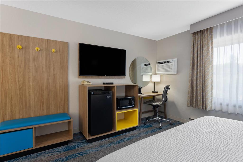 Days Inn and Suites by Wyndham Downtown Missoula University - photo 25