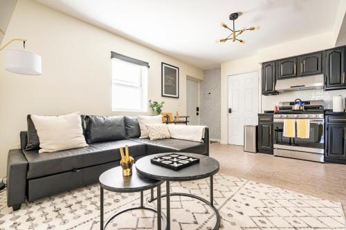 2BR Stay for Crews & Families — 4-Star Luxury Hotel in Elizabeth, United States