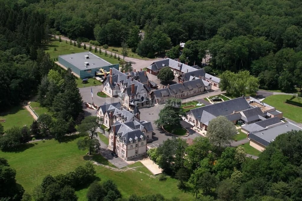 VVF Nature Parc Sologne Berry Neuvy sur Barangeon — hotel in Neuvy-Sur-Barangeon