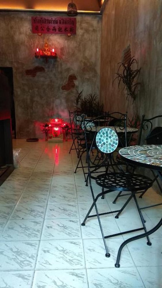 Long Feng Hostel Bangkok