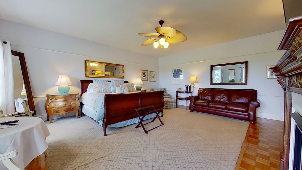 John Joseph Inn - photo 11