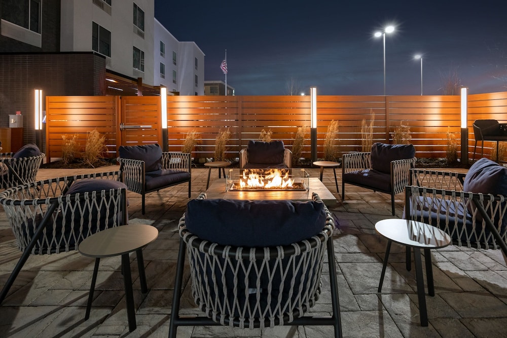 TownePlace Suites by Marriott Canton Riverstone Parkway - photo 34