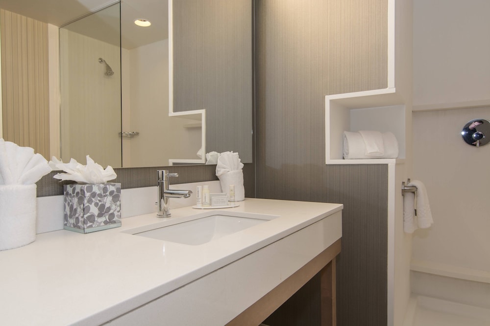 Courtyard Raleigh Durham Airport Brier Creek - photo 12