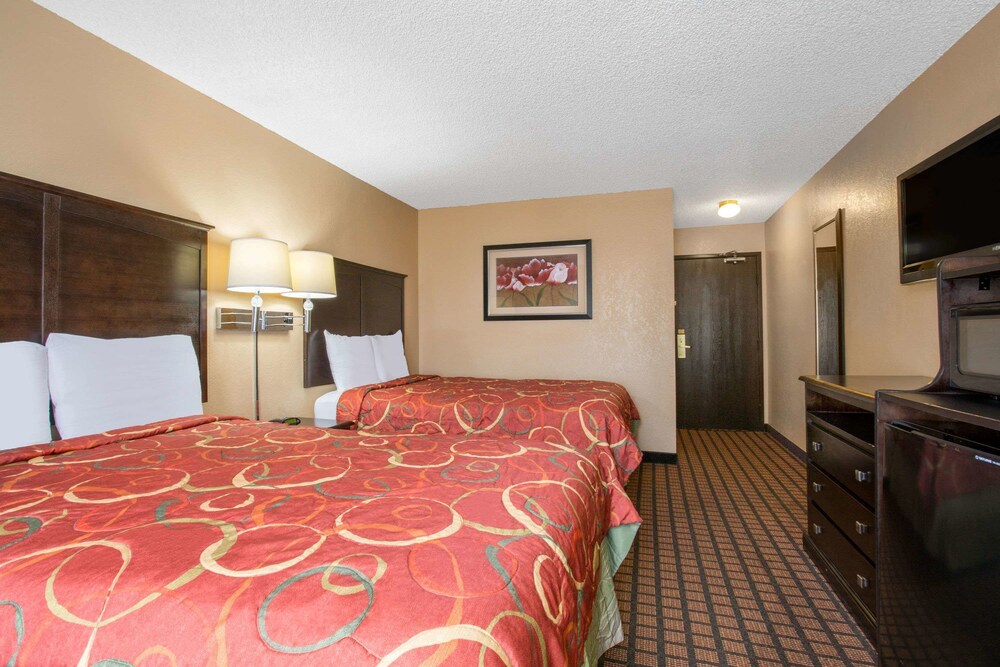 Super 8 by Wyndham Texarkana AR - photo 3