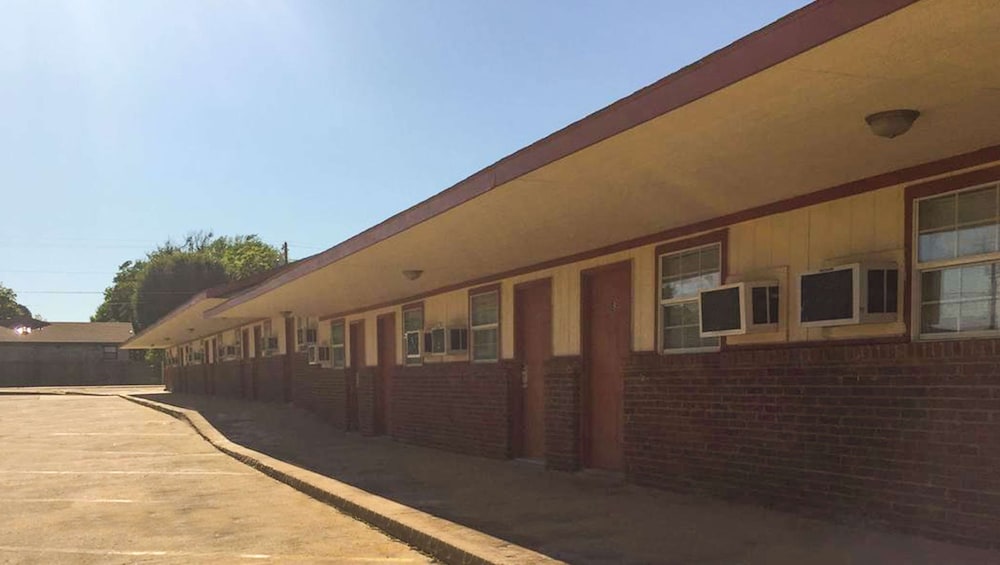 Budget Inn Ardmore - photo 24