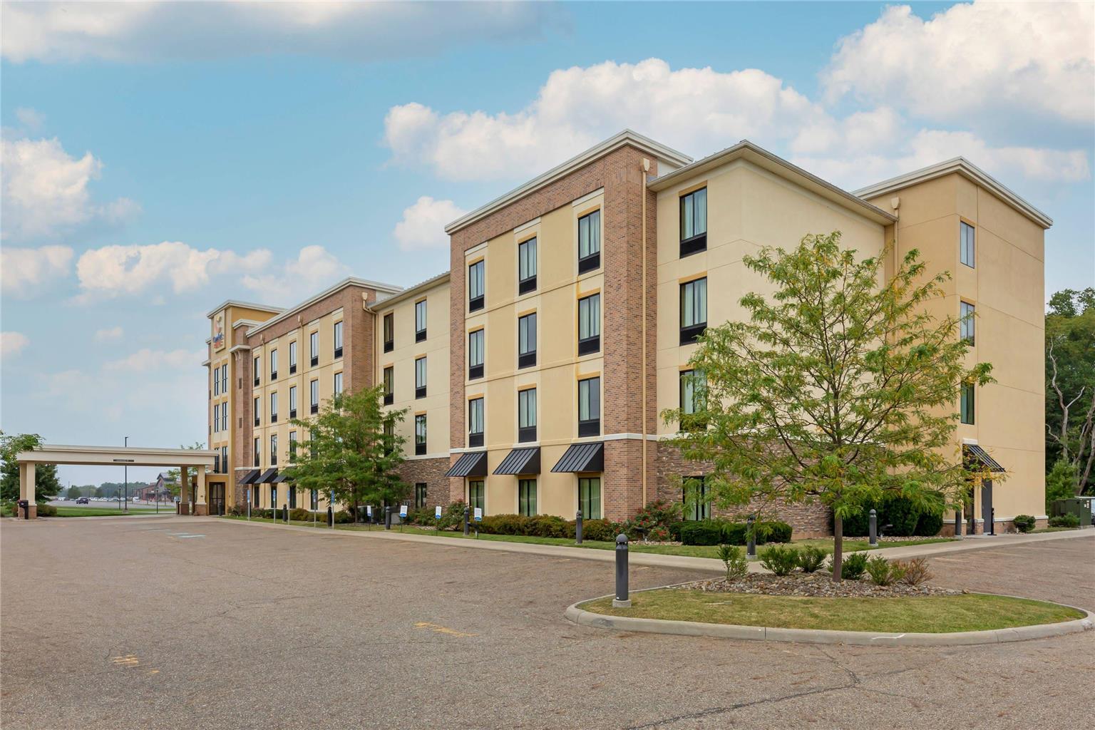 Comfort Suites Hartville North Canton - photo 42