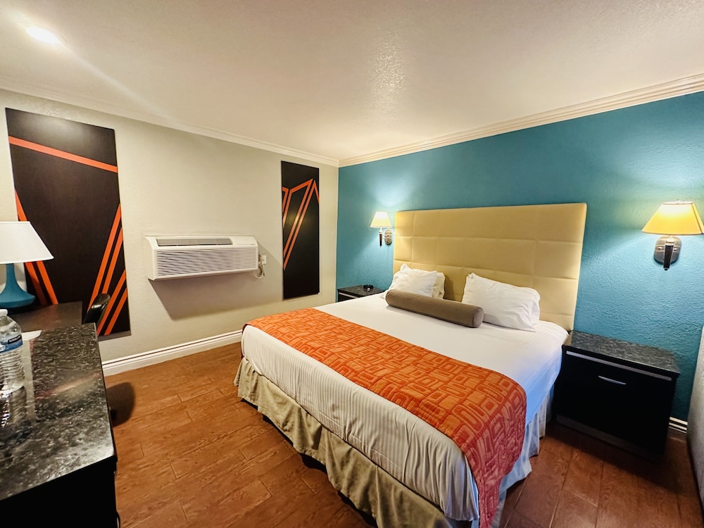 Casa Blanca Hotel and Suites Orange - photo 26