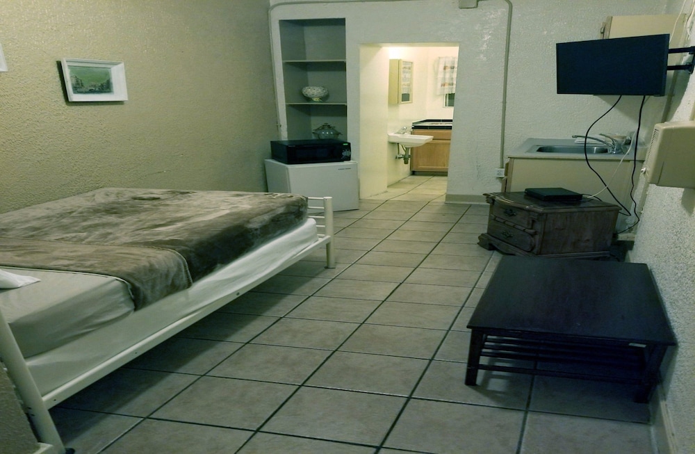 Monterey Inn Hotel - photo 33