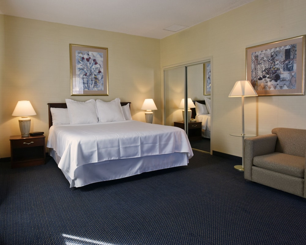 Maron Hotel And Suites - photo 5