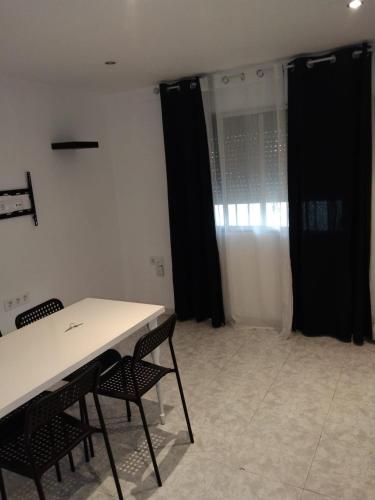 Piso Pilar — hotel in Chiclana De La Frontera