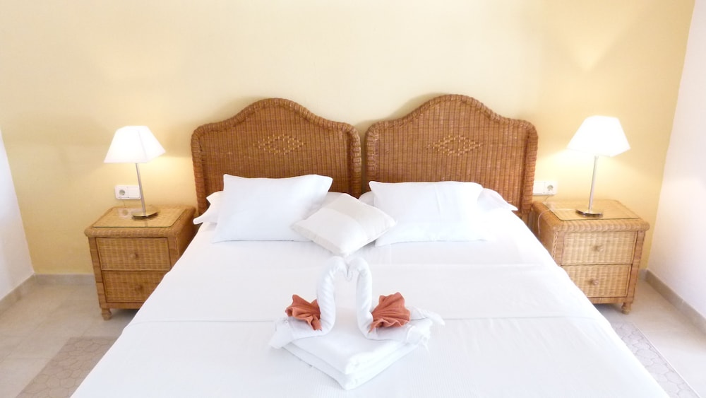 Hacienda Encanto del Rio — 4-Star Luxury Hotel in Santa Eularia Des Riu, Spain